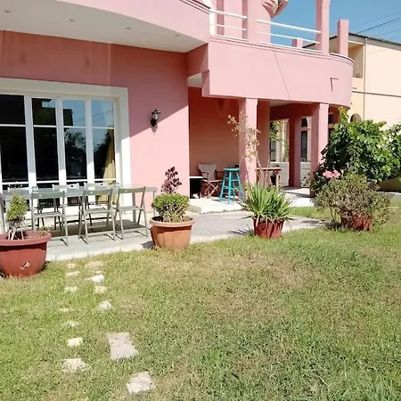 Villa Private Akobara, 2km From Center
