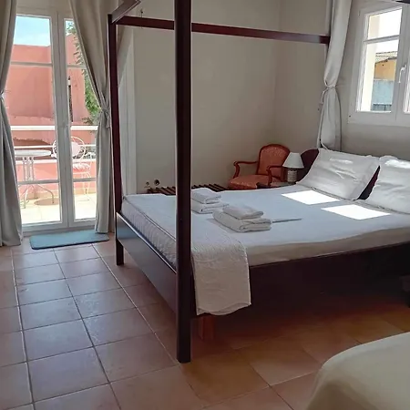 Villa Private Akobara, 2km From Center