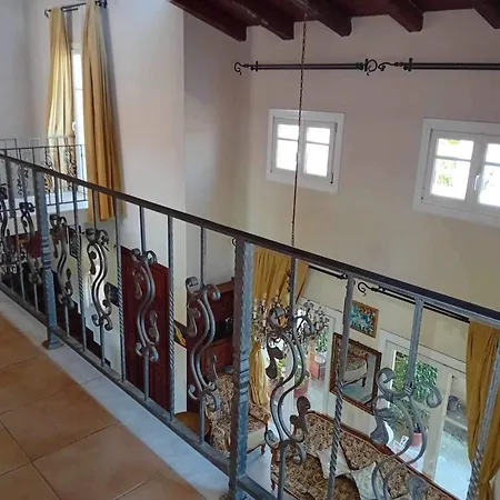 Private Akobara, 2km From Center Villa *